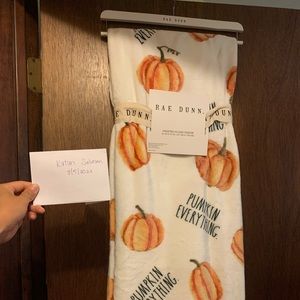 Printed plush throw “Pumpkin Everything”